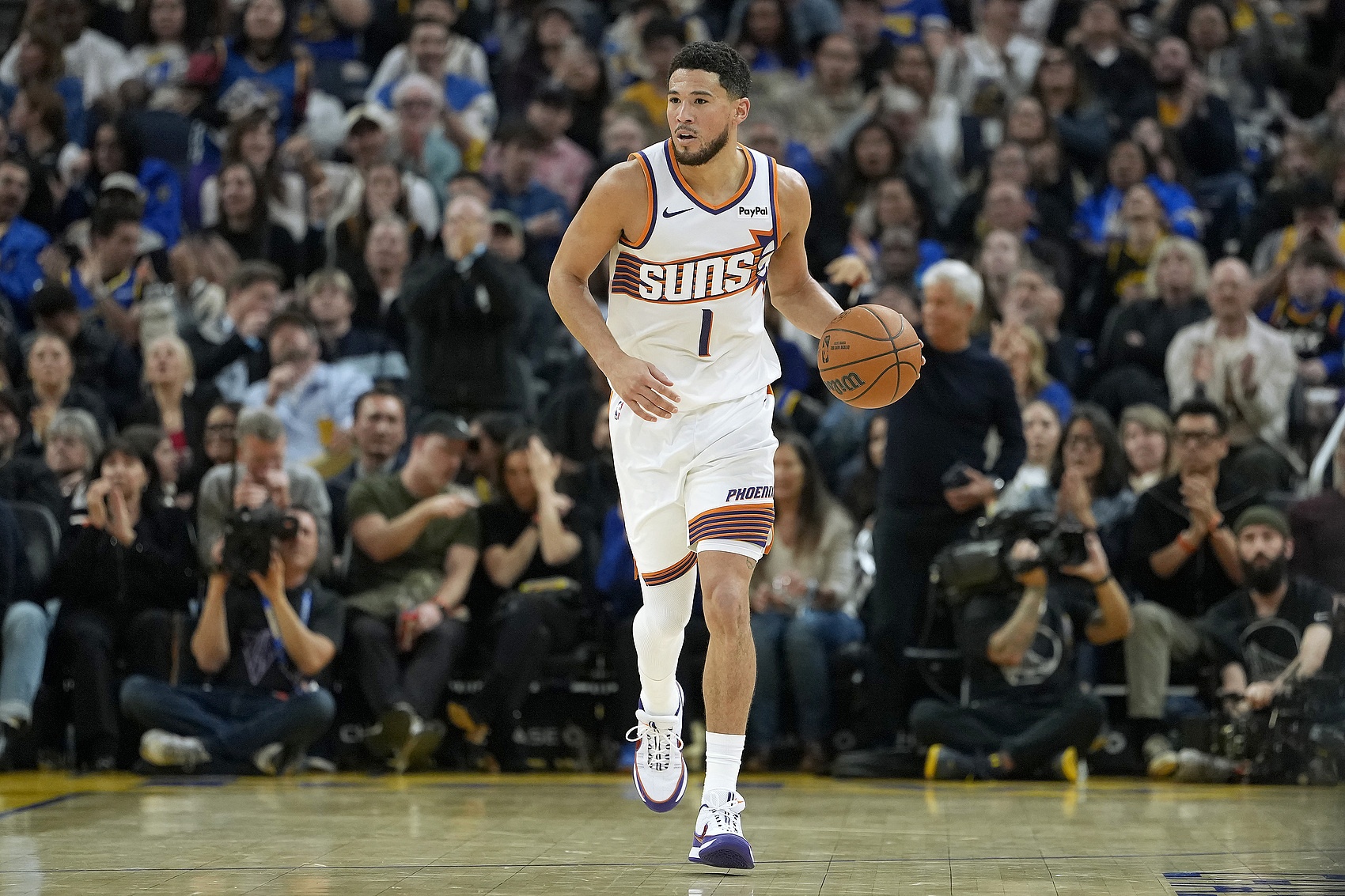 开奖结果-杜兰特：对布克的防守压迫做得很好 最终是我们完成了制胜一击